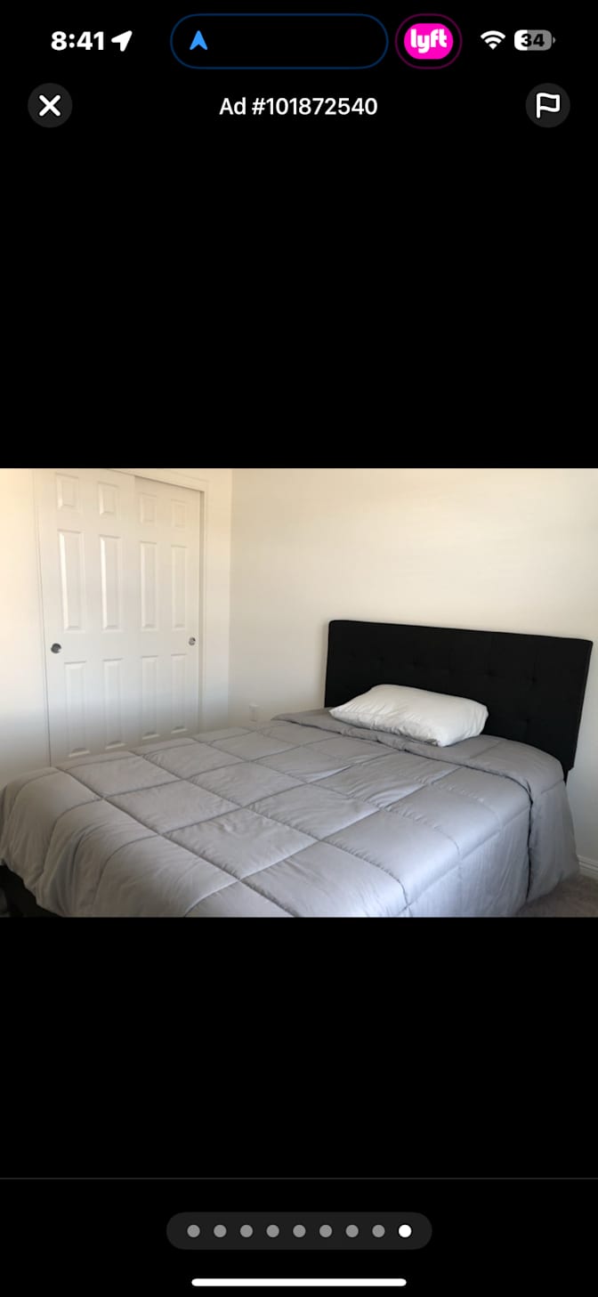 Damien D's room