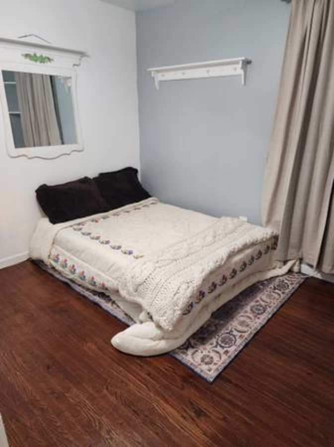 Room for Rent's room