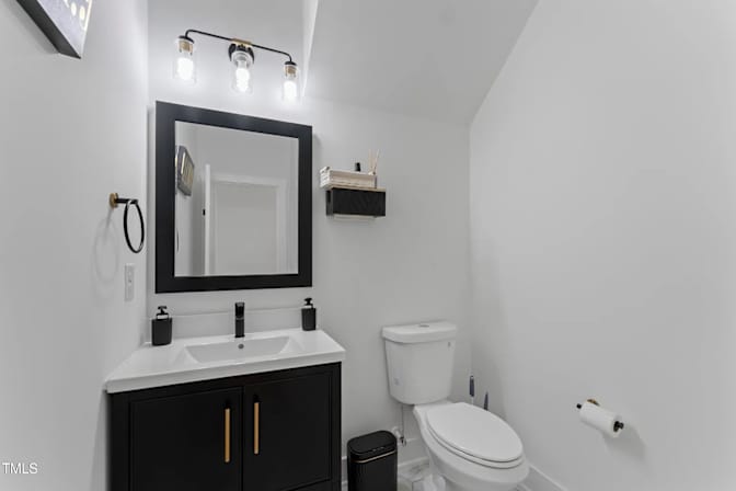 Alcove Rooms's room