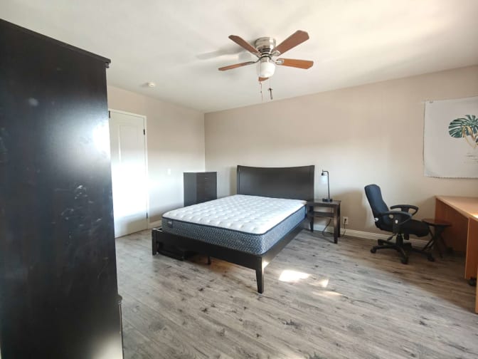 Ying's room