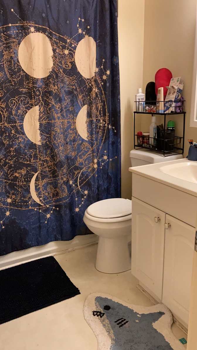 Eddy's room