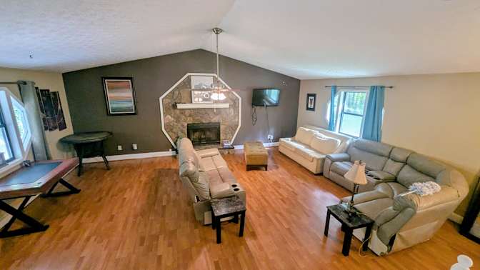 Apple House Living's room