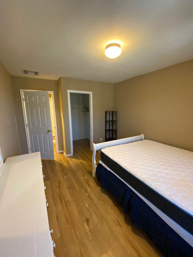 Tom's room
