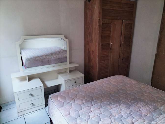 Jeanett's room