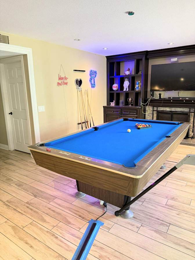 Peter Huang's room
