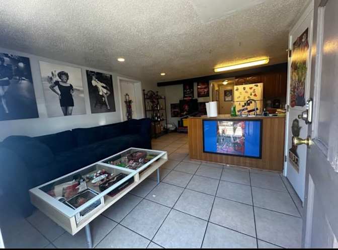 Nico's room