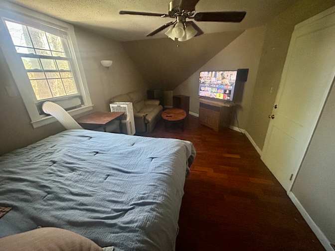 Thomas's room