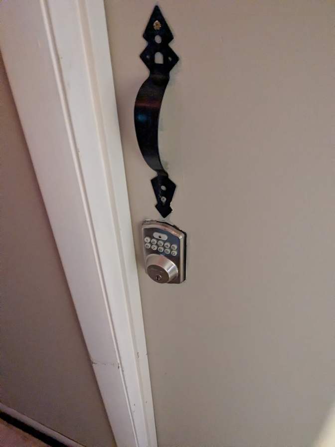 Moe's room