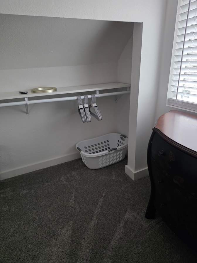 Dinaran's room