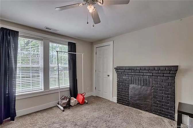 Alcove Rooms's room