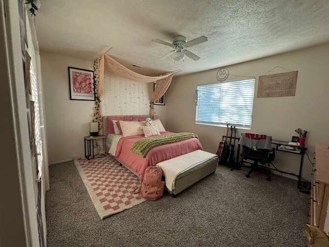 Conal Colamarino's room