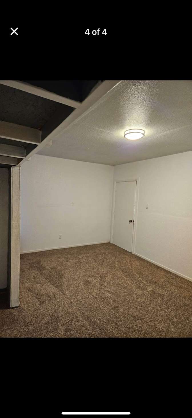 Luis's room