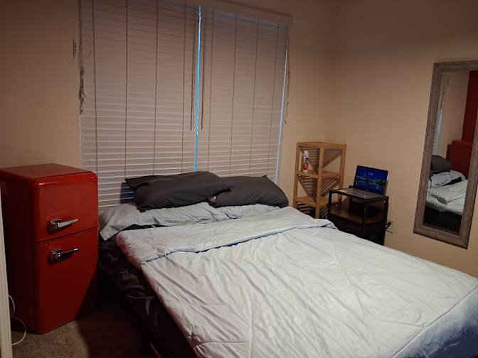 Professor Carlos's room