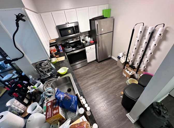 Tri's room