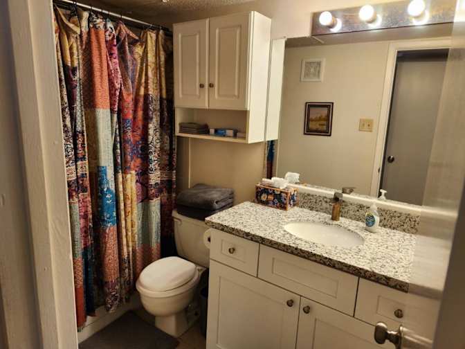 Tom's room