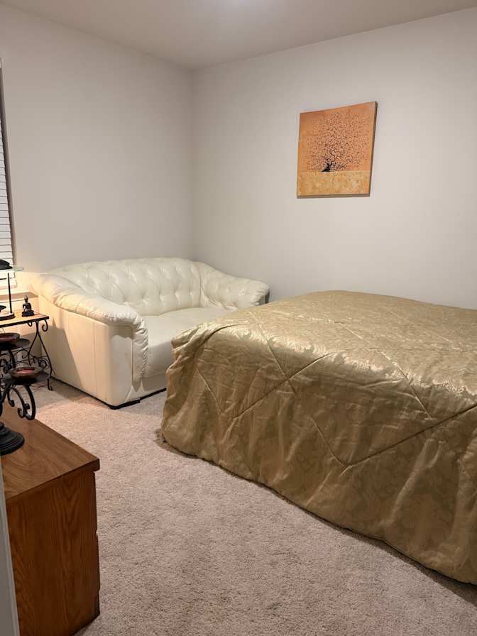 Mona's room