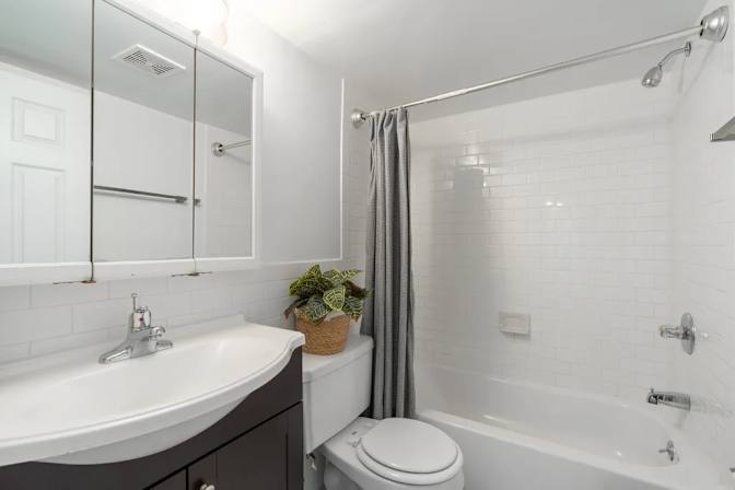 Luxury Townhome Available for RENT's room