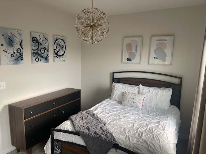 B’s's room