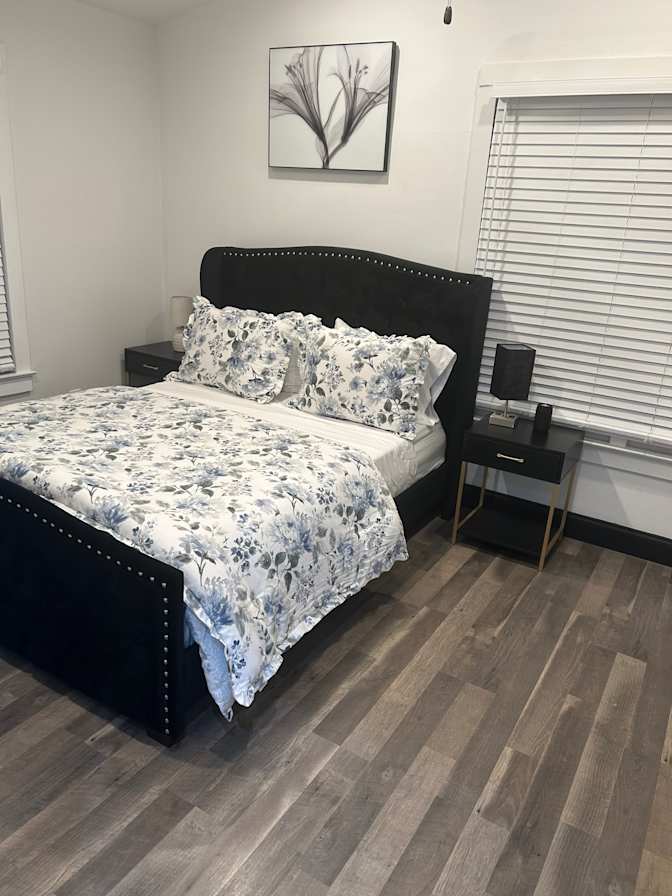 Dee's room