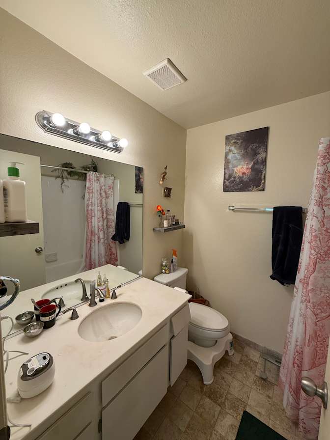 Brooke Lieberman's room