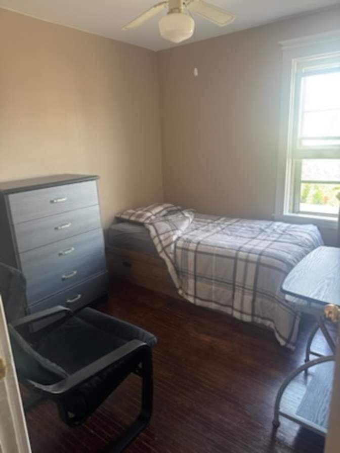 Sandy bemister's room