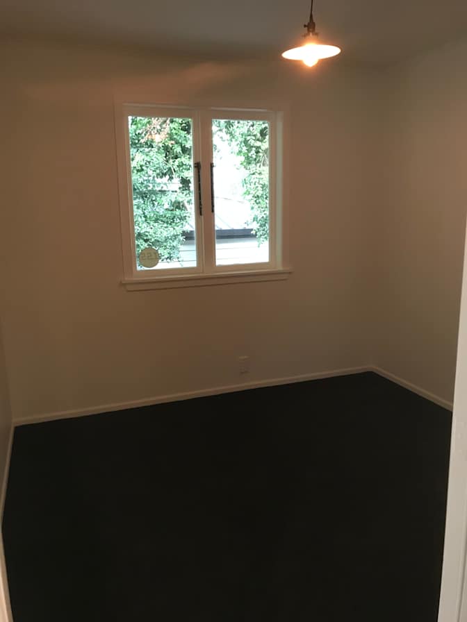 Zahra's room
