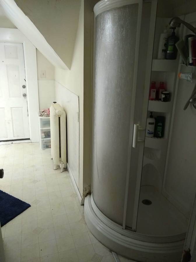 Yong's room