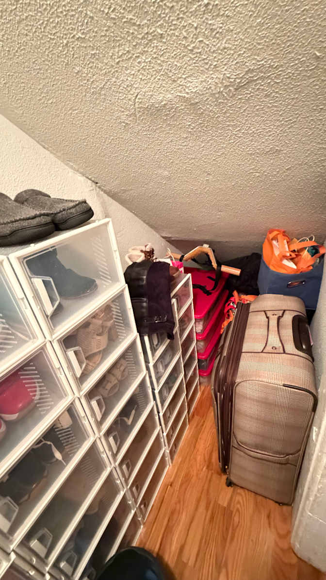 D'je's room