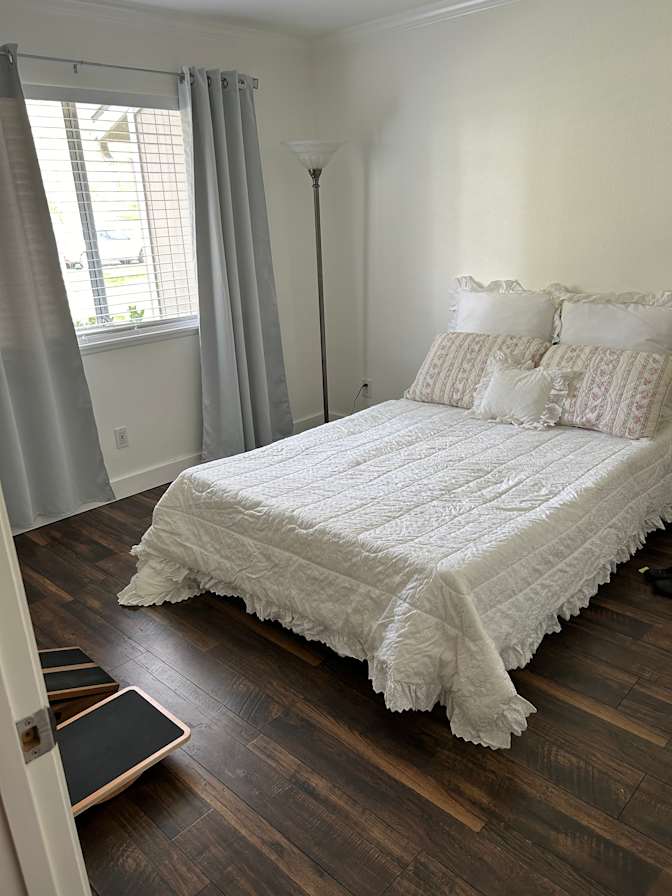 Lynn's room