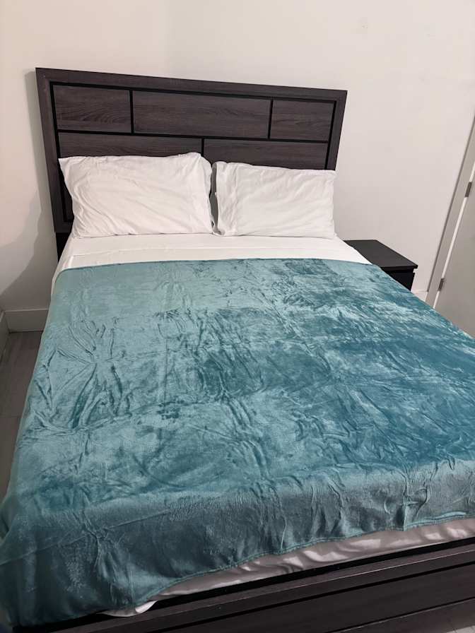 BROOKLYN APARTMENT SHARE LONG OR SHORT TERM's room