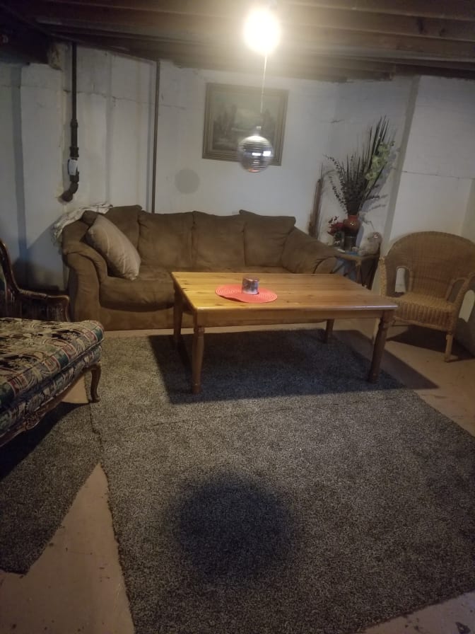 Dee's room