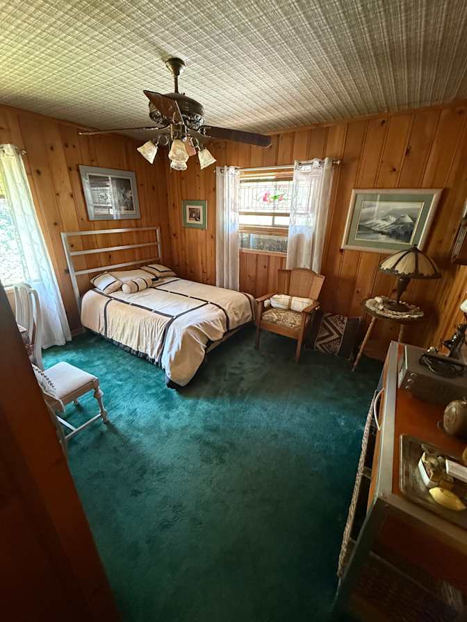 Linda's room