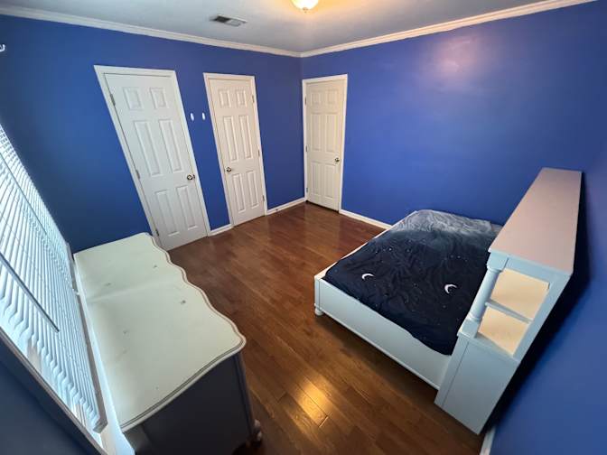 Thien's room