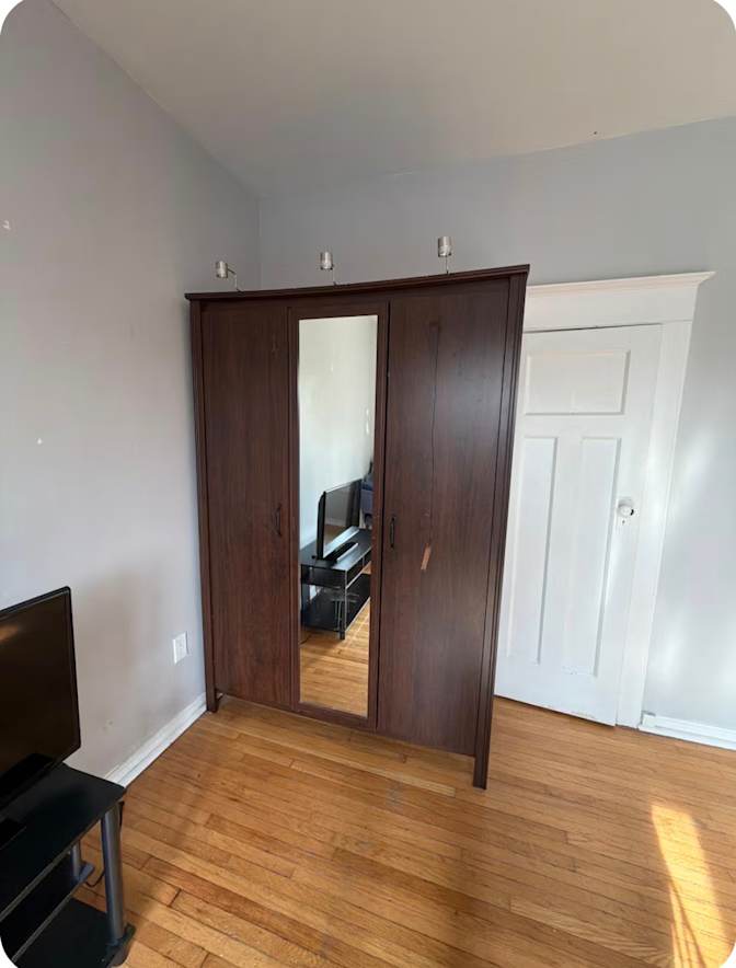 Lisa's room