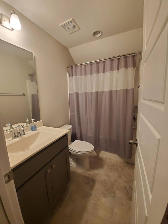 Alcove Rooms's room