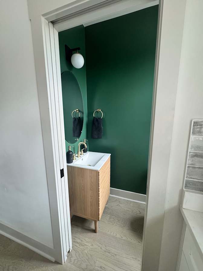 Alcove Rooms's room