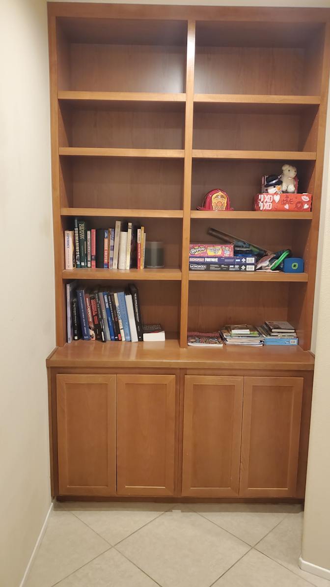 KRISTOF MIKUTA's room