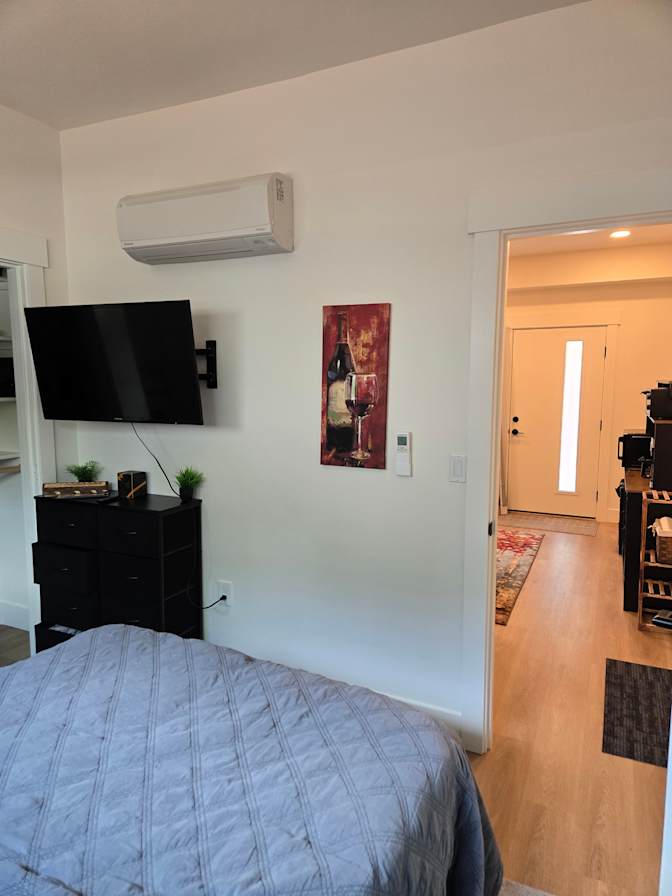 James  Harryhill's room