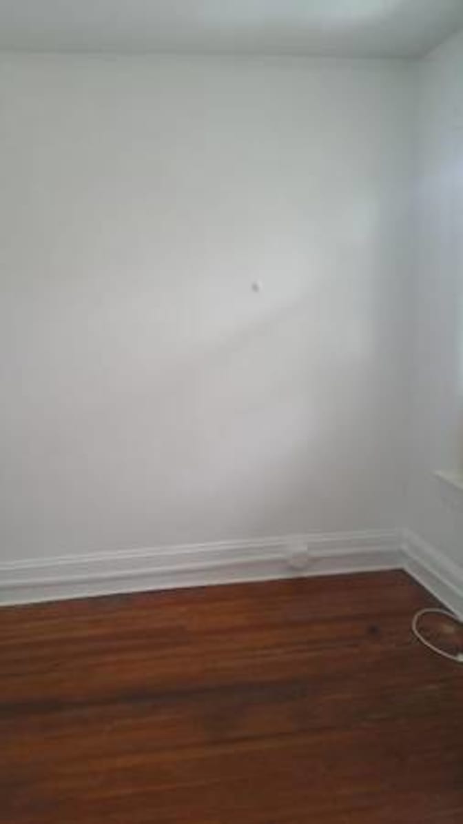 carlos allen's room
