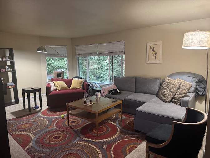 Stephanie E Sellnau's room