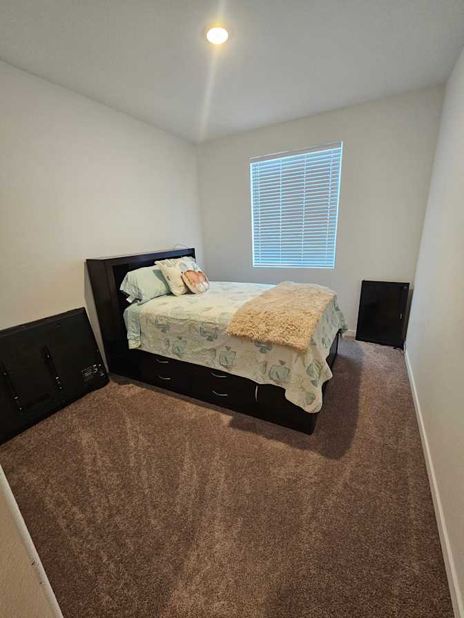 AUTUMN's room