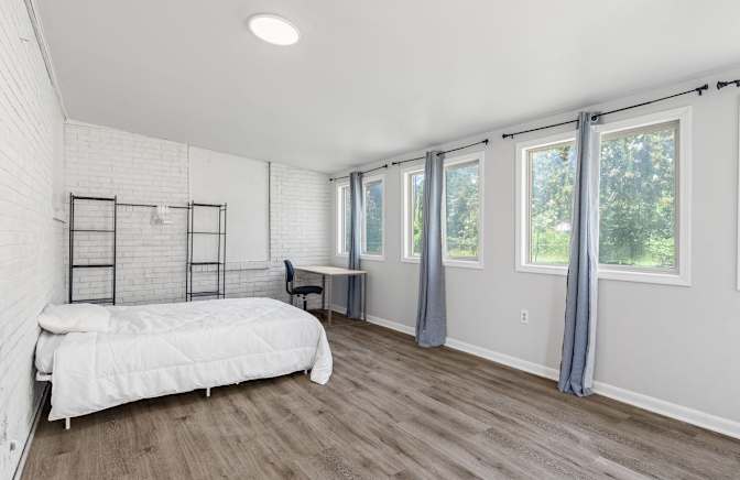 Dennis's room
