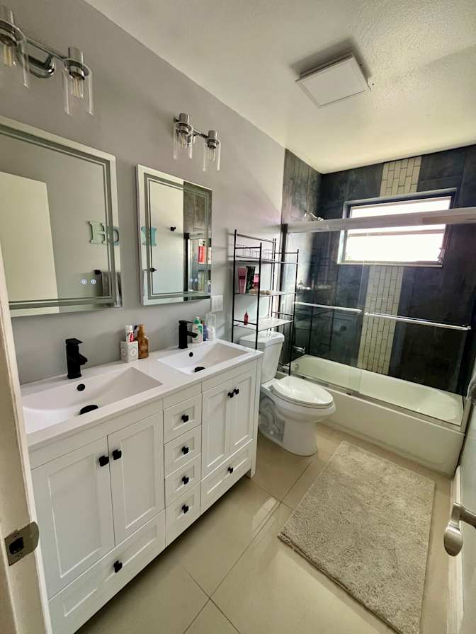 Carolyn's room