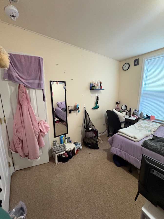 Alina Mastro's room