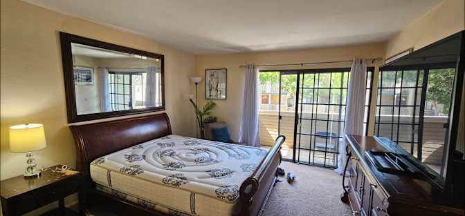 karla hernandez's room