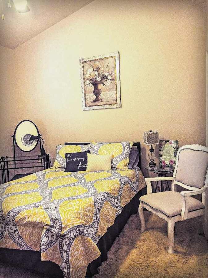 Carmen's room