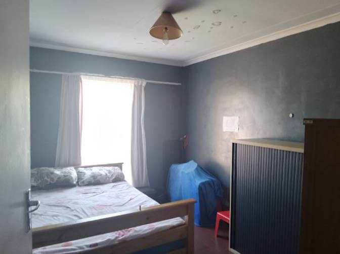 Zee's room