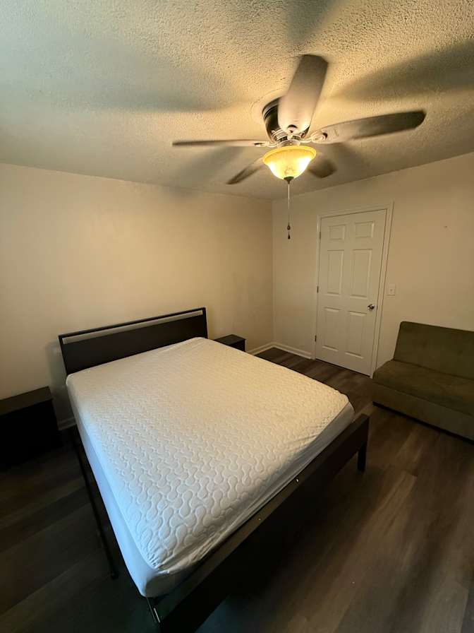 Tee's room