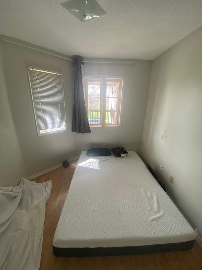 Kinaan aziz's room