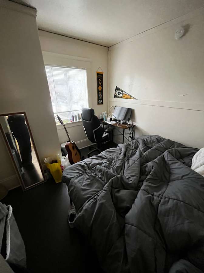 Vivian's room